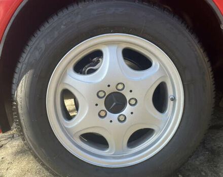 Красный Мерседес Вито, объемом двигателя 2.15 л и пробегом 410 тыс. км за 5100 $, фото 6 на Automoto.ua