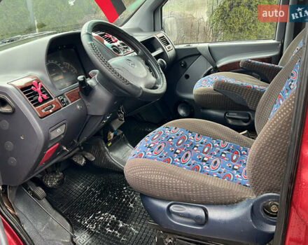 Красный Мерседес Вито, объемом двигателя 2.15 л и пробегом 350 тыс. км за 3950 $, фото 7 на Automoto.ua