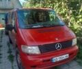 Красный Мерседес Вито, объемом двигателя 2.2 л и пробегом 400 тыс. км за 2700 $, фото 1 на Automoto.ua