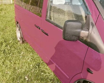 Красный Мерседес Вито, объемом двигателя 2.2 л и пробегом 340 тыс. км за 5000 $, фото 2 на Automoto.ua