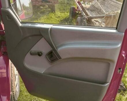 Красный Мерседес Вито, объемом двигателя 2.2 л и пробегом 340 тыс. км за 5000 $, фото 5 на Automoto.ua