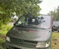 Красный Мерседес Вито, объемом двигателя 2.2 л и пробегом 350 тыс. км за 1500 $, фото 1 на Automoto.ua