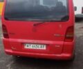 Красный Мерседес Вито, объемом двигателя 2.2 л и пробегом 300 тыс. км за 2500 $, фото 1 на Automoto.ua