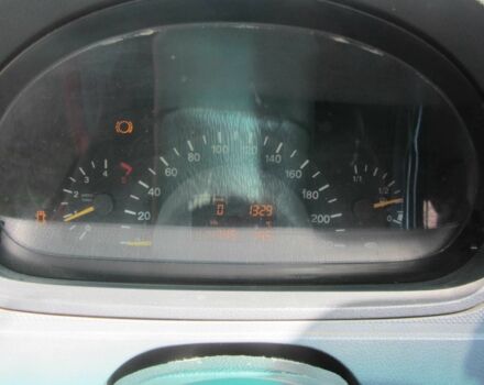 Красный Мерседес Вито, объемом двигателя 2.1 л и пробегом 415 тыс. км за 5600 $, фото 15 на Automoto.ua