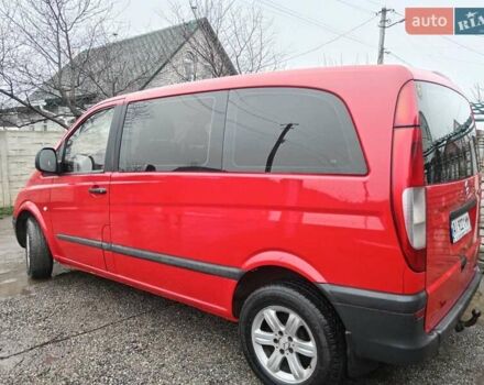 Красный Мерседес Вито, объемом двигателя 2.15 л и пробегом 334 тыс. км за 6200 $, фото 2 на Automoto.ua