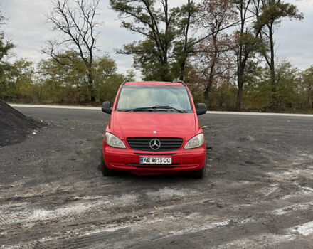 Красный Мерседес Вито, объемом двигателя 2.15 л и пробегом 441 тыс. км за 6000 $, фото 2 на Automoto.ua