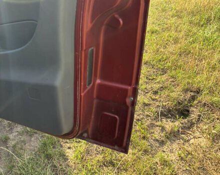 Красный Мерседес Вито, объемом двигателя 2.15 л и пробегом 345 тыс. км за 5199 $, фото 14 на Automoto.ua