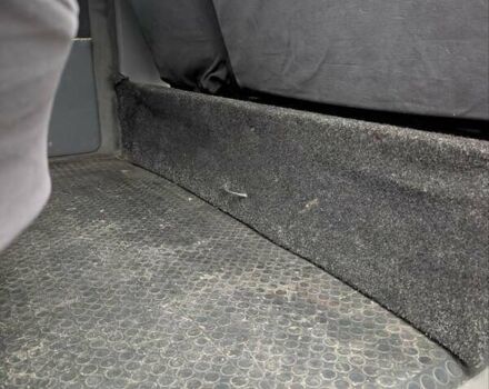 Красный Мерседес Вито, объемом двигателя 2.15 л и пробегом 225 тыс. км за 6300 $, фото 10 на Automoto.ua