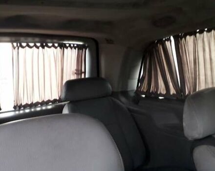 Красный Мерседес Вито, объемом двигателя 2.1 л и пробегом 391 тыс. км за 5700 $, фото 9 на Automoto.ua