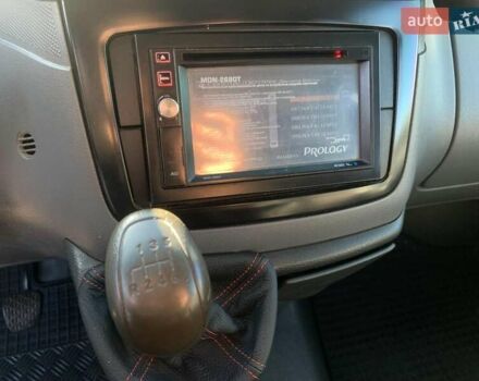 Красный Мерседес Вито, объемом двигателя 2.2 л и пробегом 261 тыс. км за 8990 $, фото 20 на Automoto.ua