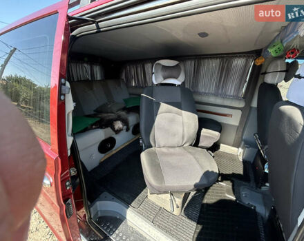 Красный Мерседес Вито, объемом двигателя 2.15 л и пробегом 260 тыс. км за 12999 $, фото 12 на Automoto.ua