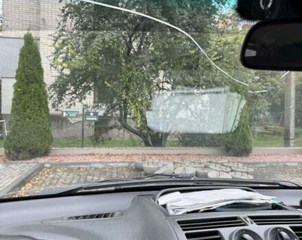 Красный Мерседес Вито, объемом двигателя 2.15 л и пробегом 260 тыс. км за 9500 $, фото 27 на Automoto.ua