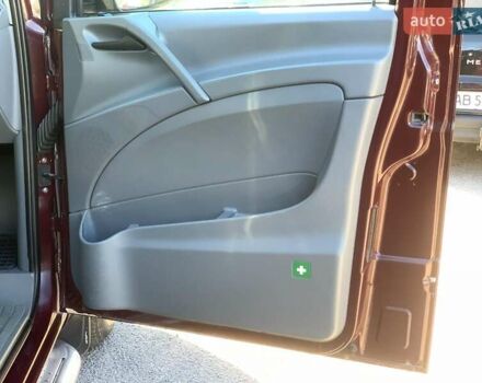 Красный Мерседес Вито, объемом двигателя 2.2 л и пробегом 261 тыс. км за 8990 $, фото 11 на Automoto.ua