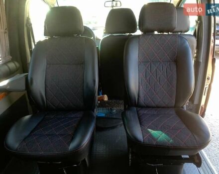 Красный Мерседес Вито, объемом двигателя 2.2 л и пробегом 261 тыс. км за 8990 $, фото 26 на Automoto.ua