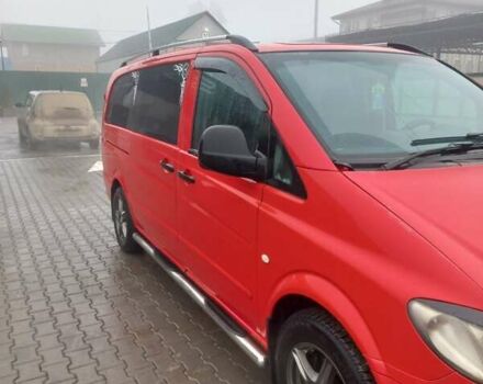 Красный Мерседес Вито, объемом двигателя 2.2 л и пробегом 320 тыс. км за 9500 $, фото 2 на Automoto.ua