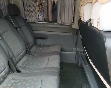 Красный Мерседес Вито, объемом двигателя 2.2 л и пробегом 400 тыс. км за 10200 $, фото 7 на Automoto.ua