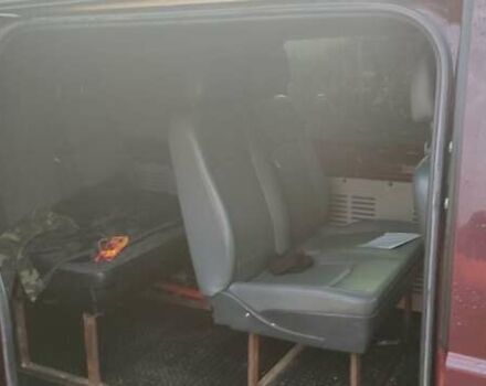 Красный Мерседес Вито, объемом двигателя 2.15 л и пробегом 239 тыс. км за 9000 $, фото 1 на Automoto.ua