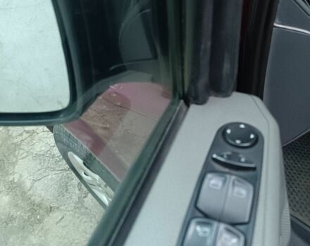 Красный Мерседес Вито, объемом двигателя 2.1 л и пробегом 1 тыс. км за 10000 $, фото 11 на Automoto.ua