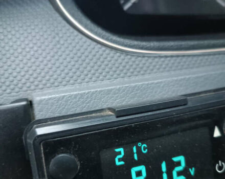 Красный Мерседес Вито, объемом двигателя 2.2 л и пробегом 400 тыс. км за 10200 $, фото 10 на Automoto.ua