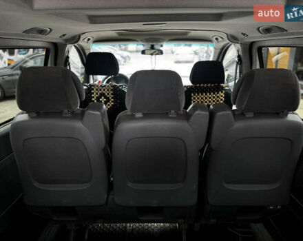 Мерседес Вито 2008 в Житомире на Automoto.ua Красный Мерседес Вито, объемом двигателя 3 л и пробегом 328 тыс. км за 11250 $, фото 42 на Automoto.ua