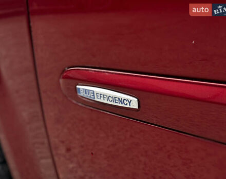 Мерседес Вито 2008 в Житомире на Automoto.ua Красный Мерседес Вито, объемом двигателя 3 л и пробегом 328 тыс. км за 11250 $, фото 14 на Automoto.ua