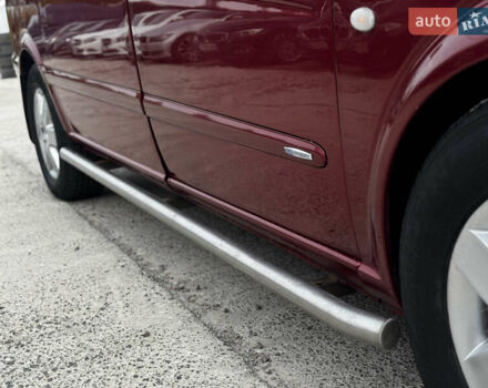 Мерседес Вито 2008 в Житомире на Automoto.ua Красный Мерседес Вито, объемом двигателя 3 л и пробегом 328 тыс. км за 11250 $, фото 60 на Automoto.ua