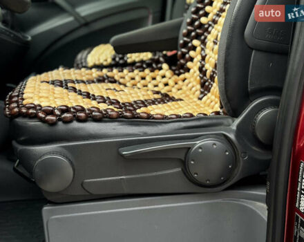 Мерседес Вито 2008 в Житомире на Automoto.ua Красный Мерседес Вито, объемом двигателя 3 л и пробегом 328 тыс. км за 11250 $, фото 18 на Automoto.ua