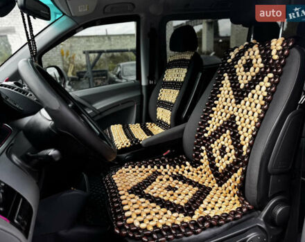 Мерседес Вито 2008 в Житомире на Automoto.ua Красный Мерседес Вито, объемом двигателя 3 л и пробегом 328 тыс. км за 11250 $, фото 19 на Automoto.ua