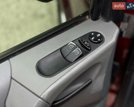 Мерседес Вито 2008 в Житомире на Automoto.ua Красный Мерседес Вито, объемом двигателя 3 л и пробегом 328 тыс. км за 11250 $, фото 17 на Automoto.ua