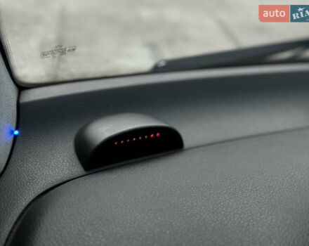 Мерседес Вито 2008 в Житомире на Automoto.ua Красный Мерседес Вито, объемом двигателя 3 л и пробегом 328 тыс. км за 11250 $, фото 29 на Automoto.ua