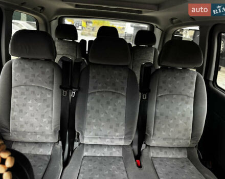 Мерседес Вито 2008 в Житомире на Automoto.ua Красный Мерседес Вито, объемом двигателя 3 л и пробегом 328 тыс. км за 11250 $, фото 51 на Automoto.ua