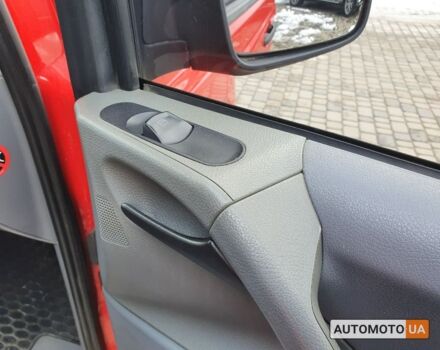 Червоний Мерседес Віто, об'ємом двигуна 2.2 л та пробігом 237 тис. км за 12000 $, фото 17 на Automoto.ua