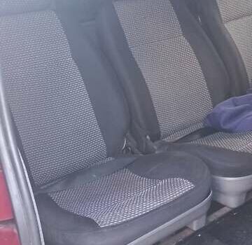 Красный Мерседес Вито, объемом двигателя 2.2 л и пробегом 360 тыс. км за 10000 $, фото 10 на Automoto.ua