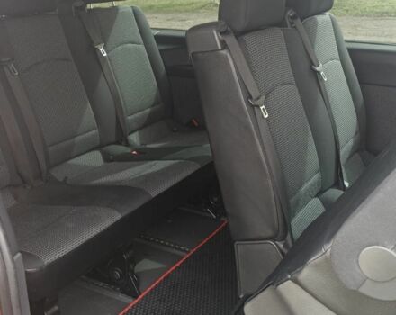 Красный Мерседес Вито, объемом двигателя 0 л и пробегом 460 тыс. км за 13000 $, фото 2 на Automoto.ua