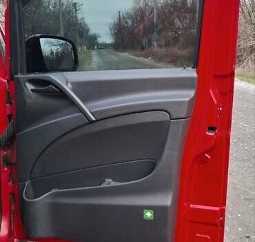 Червоний Мерседес Віто, об'ємом двигуна 2.14 л та пробігом 336 тис. км за 13200 $, фото 7 на Automoto.ua