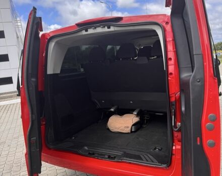 Красный Мерседес Вито, объемом двигателя 2.1 л и пробегом 384 тыс. км за 19899 $, фото 6 на Automoto.ua