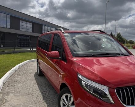 Красный Мерседес Вито, объемом двигателя 2.1 л и пробегом 384 тыс. км за 19899 $, фото 3 на Automoto.ua