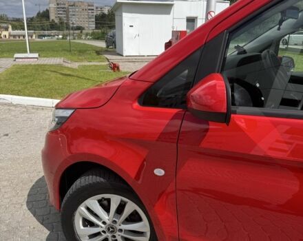 Красный Мерседес Вито, объемом двигателя 2.1 л и пробегом 384 тыс. км за 19899 $, фото 5 на Automoto.ua