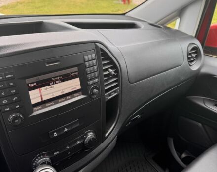 Красный Мерседес Вито, объемом двигателя 2.1 л и пробегом 384 тыс. км за 19899 $, фото 11 на Automoto.ua