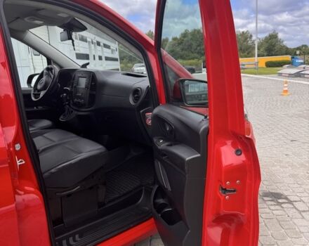 Красный Мерседес Вито, объемом двигателя 2.1 л и пробегом 384 тыс. км за 19899 $, фото 15 на Automoto.ua