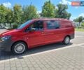 Красный Мерседес Вито, объемом двигателя 2.2 л и пробегом 283 тыс. км за 20881 $, фото 2 на Automoto.ua