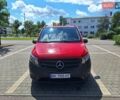 Красный Мерседес Вито, объемом двигателя 2.2 л и пробегом 283 тыс. км за 20881 $, фото 3 на Automoto.ua