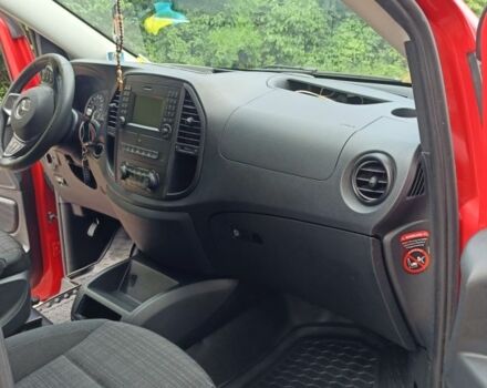 Красный Мерседес Вито, объемом двигателя 2.1 л и пробегом 185 тыс. км за 30000 $, фото 10 на Automoto.ua