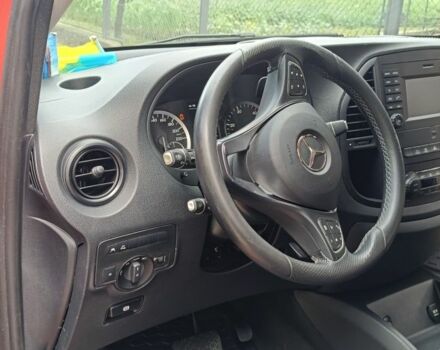 Красный Мерседес Вито, объемом двигателя 2.1 л и пробегом 185 тыс. км за 30000 $, фото 15 на Automoto.ua