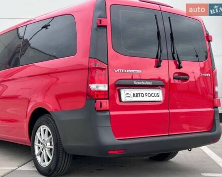 Красный Мерседес Вито, объемом двигателя 2.14 л и пробегом 255 тыс. км за 26990 $, фото 5 на Automoto.ua
