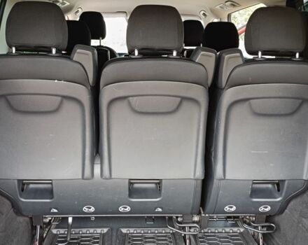 Красный Мерседес Вито, объемом двигателя 2.1 л и пробегом 185 тыс. км за 30000 $, фото 18 на Automoto.ua