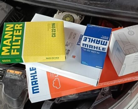 Красный Мерседес Вито, объемом двигателя 2.1 л и пробегом 185 тыс. км за 30000 $, фото 7 на Automoto.ua