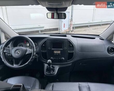 Красный Мерседес Вито, объемом двигателя 2.14 л и пробегом 255 тыс. км за 26990 $, фото 12 на Automoto.ua