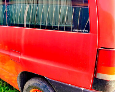 Красный Мерседес Вито, объемом двигателя 2.3 л и пробегом 350 тыс. км за 4320 $, фото 7 на Automoto.ua