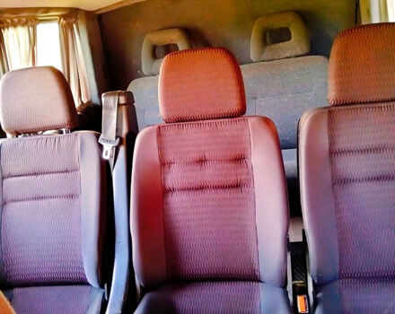 Красный Мерседес Вито, объемом двигателя 2.3 л и пробегом 350 тыс. км за 4320 $, фото 6 на Automoto.ua